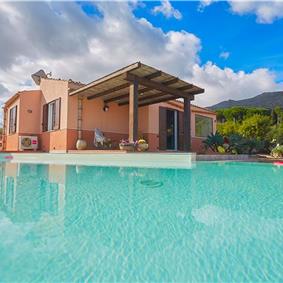 2 bedroom villa with infinity pool near Scopollo, sleeps 4